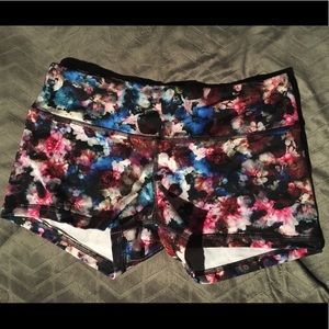 Fleo Shorts